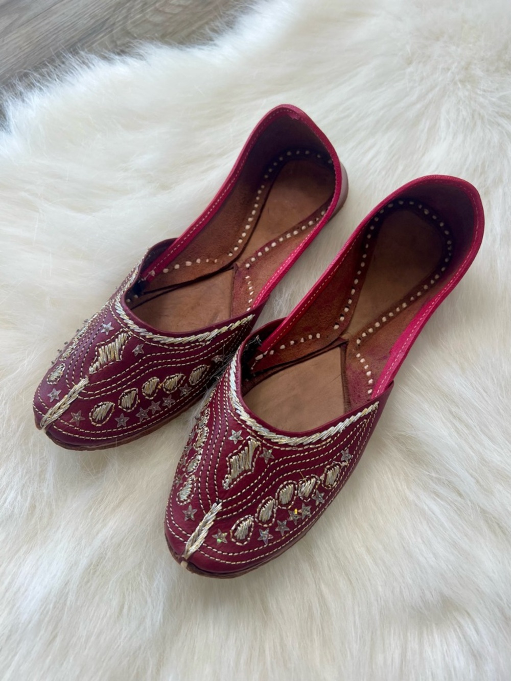 Jutti Slip On Leather Shoes Red Embroidered Indian Boho Festival Capsule Size 37